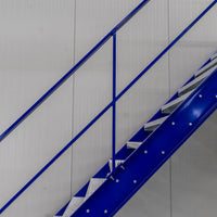 { product.featured_image.alt | escape }}